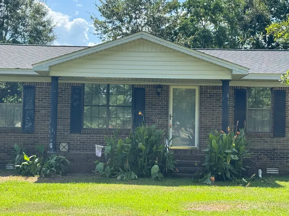 210 Tatom Ave, Atmore, AL 36502