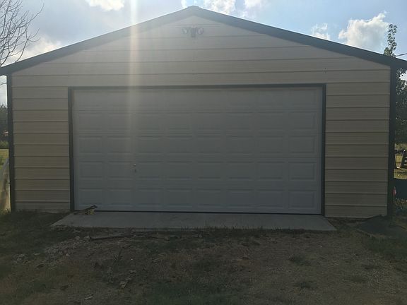insulated 24x30 w/ electric 