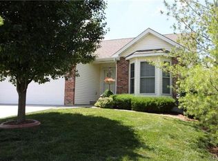 173 Fairgate Dr, Saint Peters, MO 63376