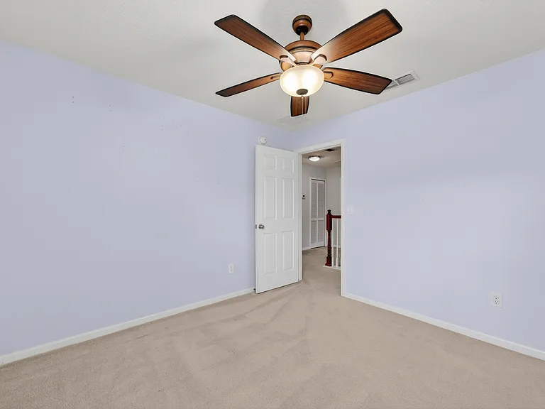 112 Kildrummy Ct — Photo 31