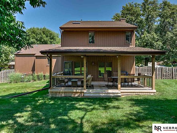 3rd image of 828 S 113th Avenue Cir
