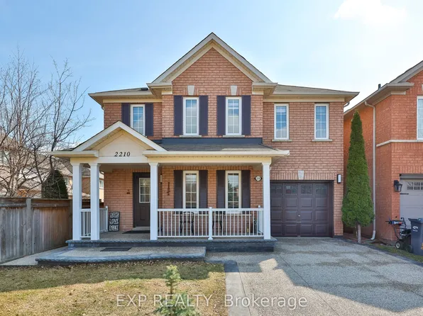 2210 Fairmount Dr, Oakville, ON L6M 5J5