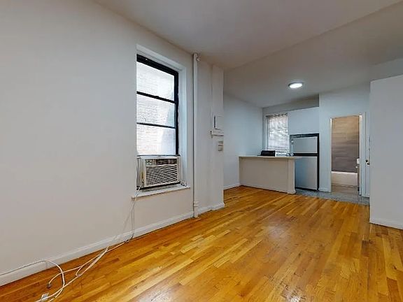 5th image of 525 E 83rd St APT 5W