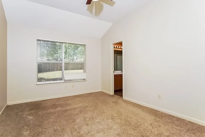 214 Deer Bridge Dr — Photo 6
