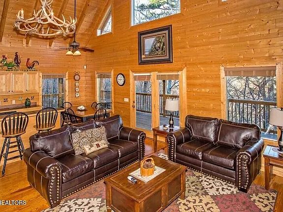 5th image of 3944 Glenview Way