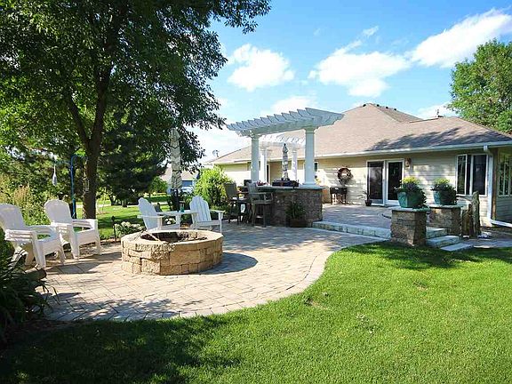3rd image of 256 Emerald Meadows Dr