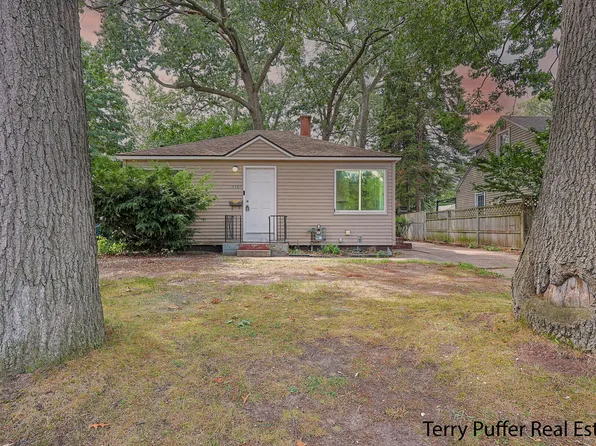2165 Letart Ave, Muskegon, MI 49441