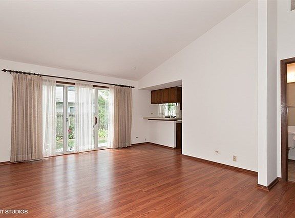 3rd image of 749 Marilyn Ave