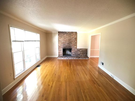 4th image of 231 Lake Fairfield Dr