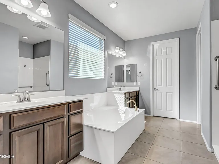 5429 W Lydia Ln — Photo 37