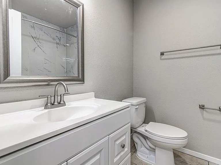 900 Sirocco Dr — Photo 17