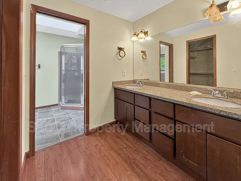 1587 NE 57th Ave — Photo 21
