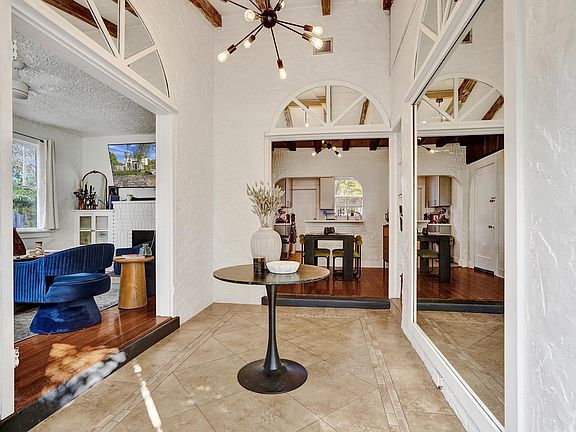 3rd image of 411 SW 19th Street