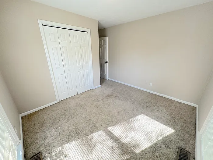 915 Green St #915 — Photo 9