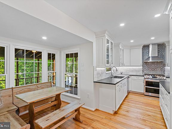 3rd image of 4919 King Solomon Dr