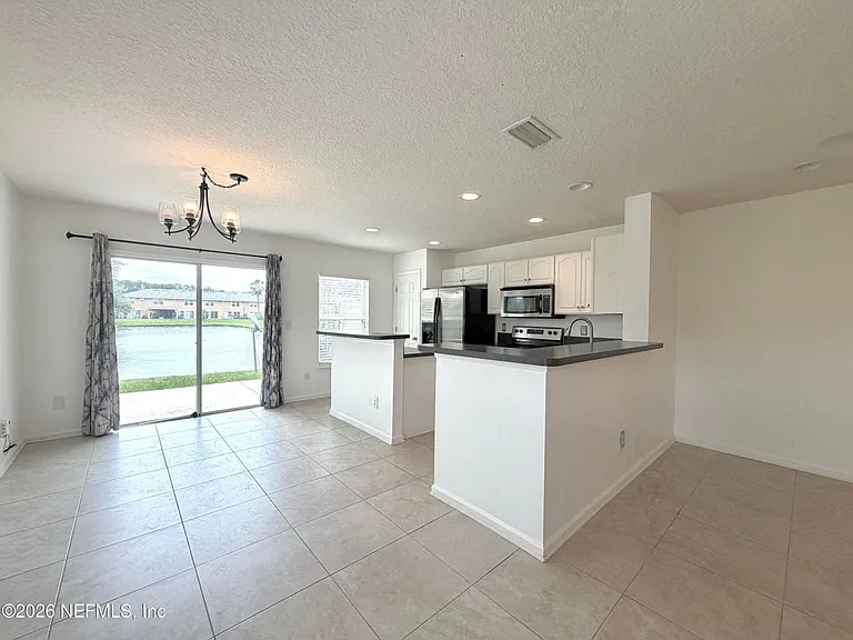 104 Crete Ct — Photo 8