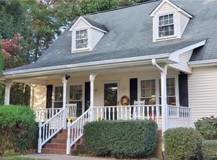 112 Century Wood Ct, Kernersville, NC 27284