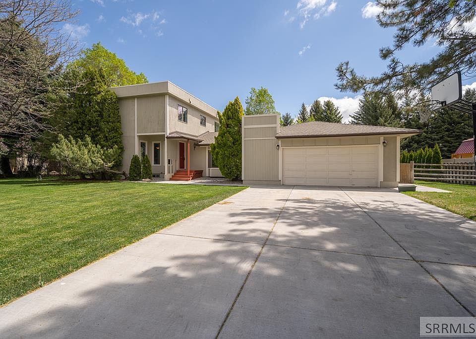 1st image of 3233 Nina Dr