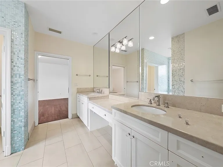 1049 Oak Grove Pl — Photo 39