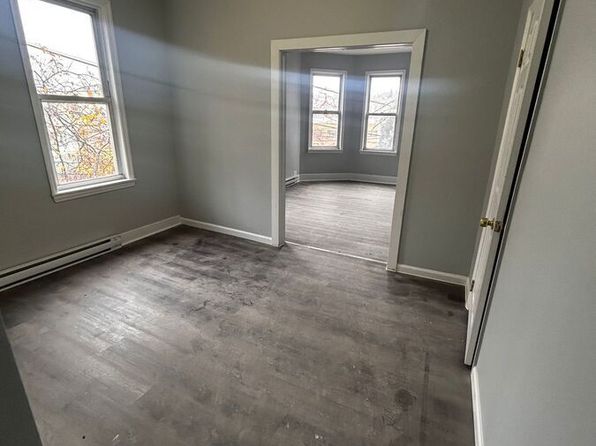 1 Oneida St
