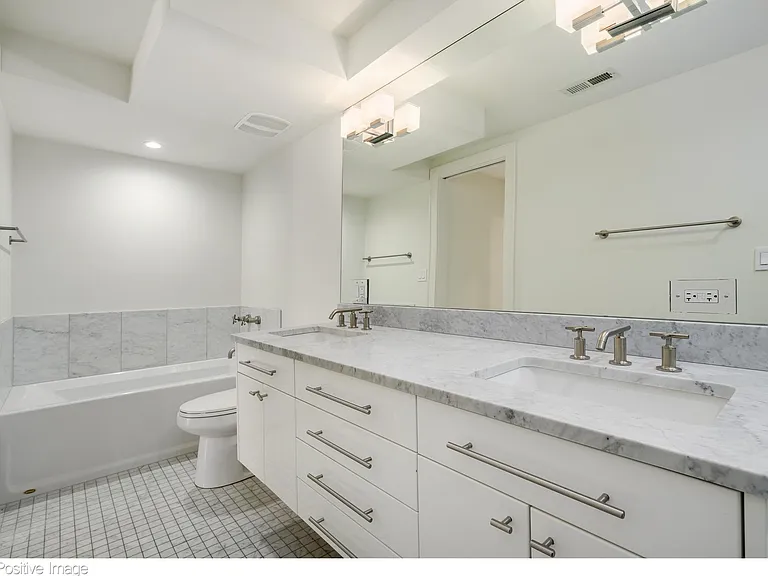 2216 N Lincoln Ave #2C — Photo 13