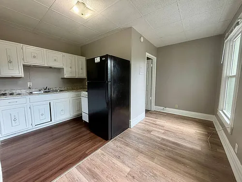 1700 B St Photo 1