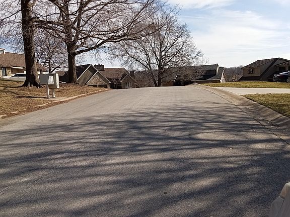 4th image of 216 NW Ponderosa St
