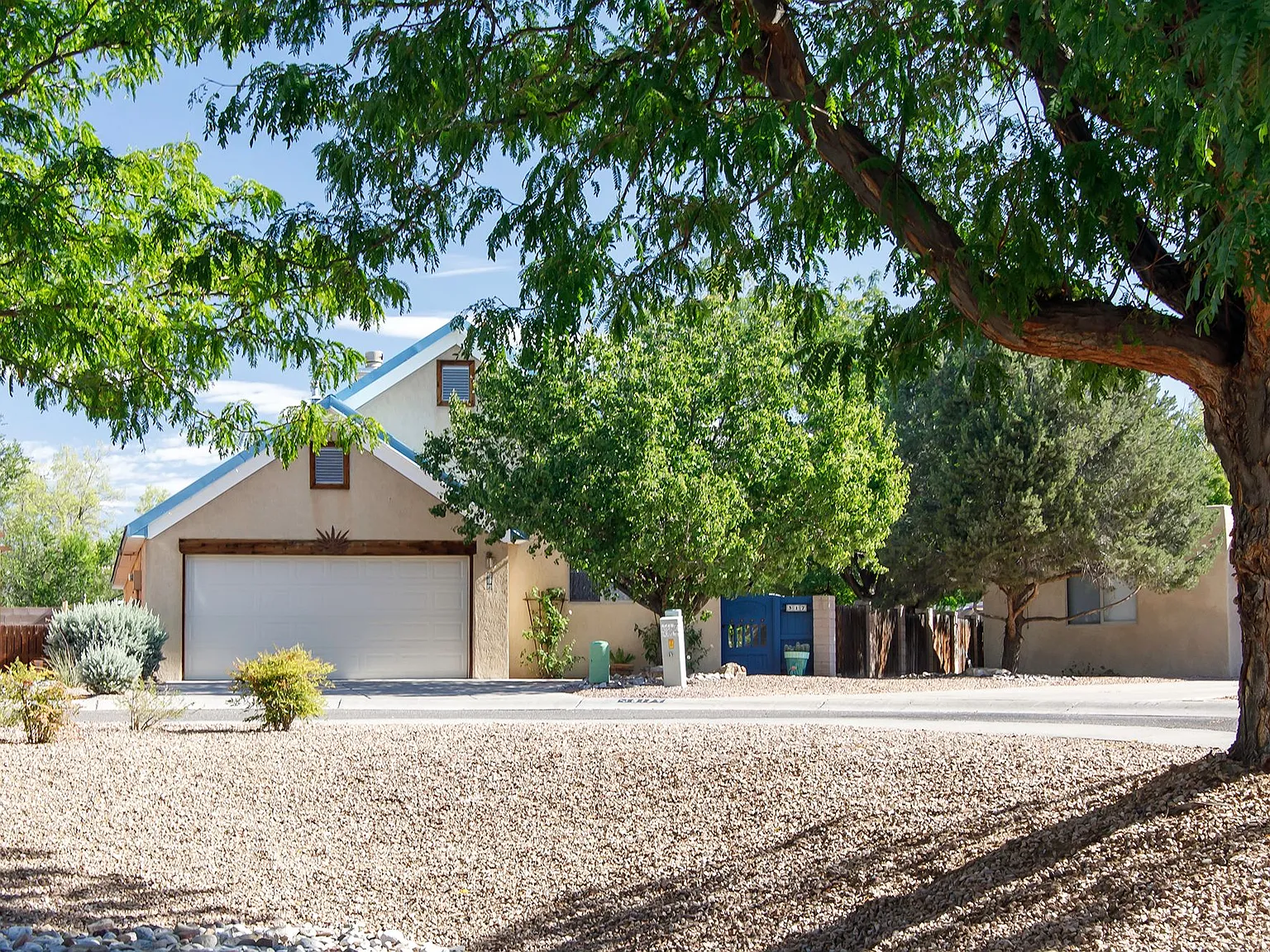 3 bed, 1620 sqft, $3,100 — Photo 1