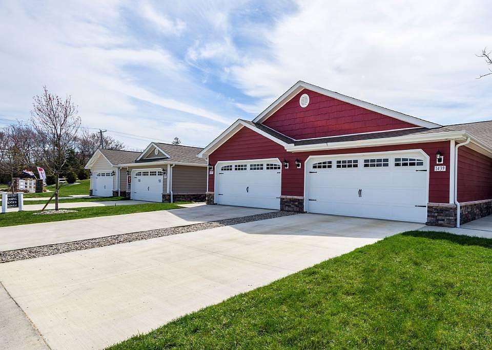 Apartments with Attached Garages