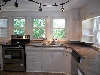 4th image of 128 S Park Ave