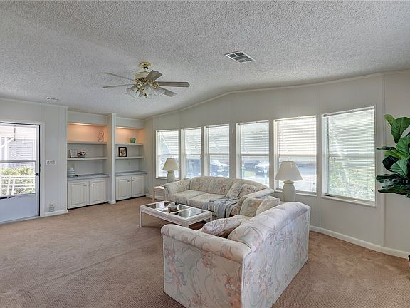 3rd image of 314 Kiwi Dr