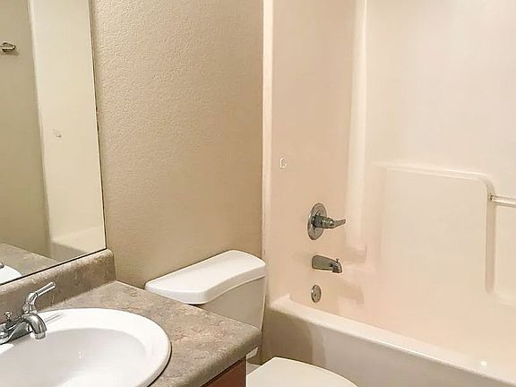 4th image of 668 Gardner Dr SE #B