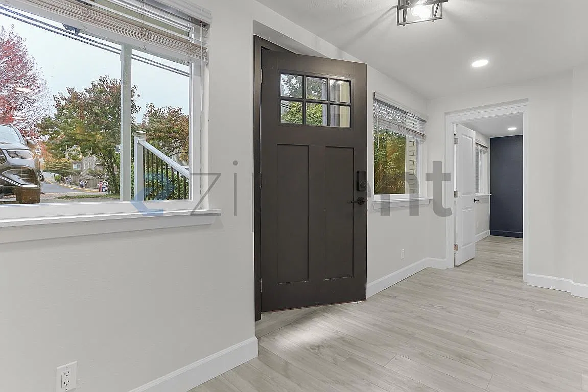 2 bed, 988 sqft, $2,400 — Photo 4