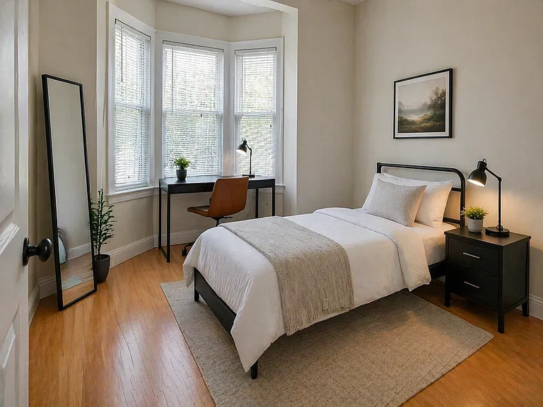 2825 Market St — Photo 2
