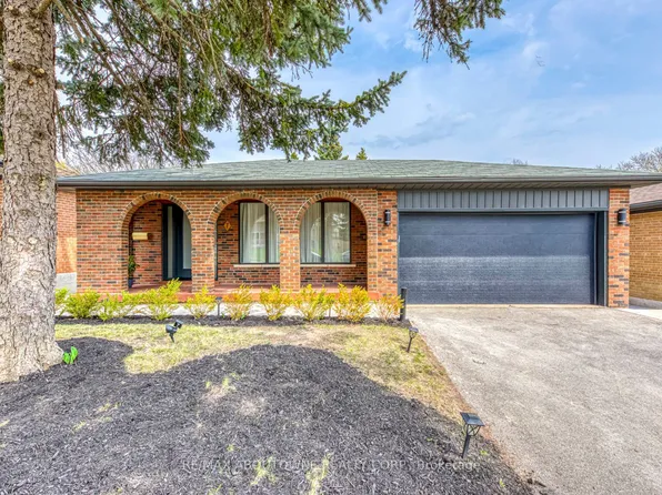 7 Ivybridge Dr, Toronto, ON M9C 3R2