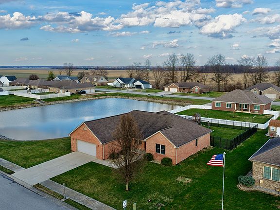 2nd image of 1977 Sophia Ln