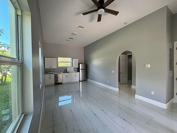 4th image of 14715 82nd Ln N