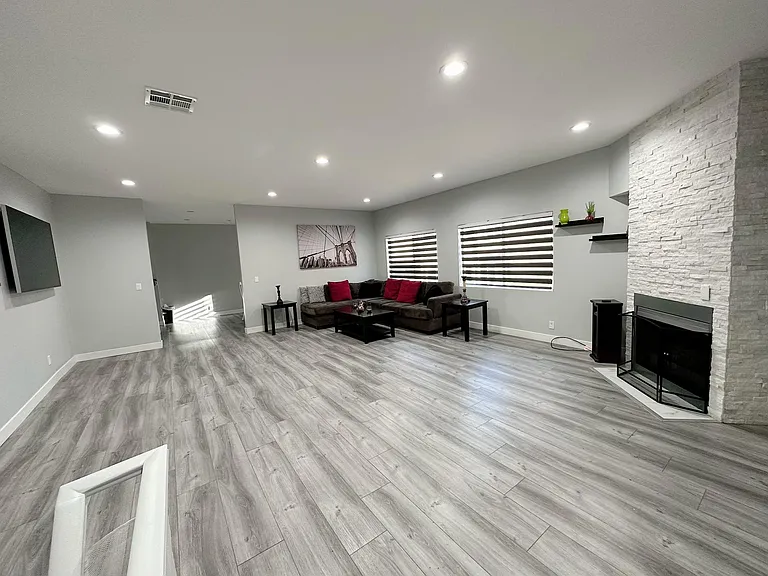 13653 Wyandotte St #3 — Photo 2