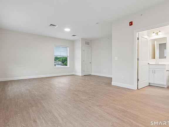 5th image of 55 Steele Blvd #305