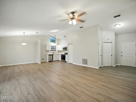 4th image of 8448 CROSS TIMBERS Drive W