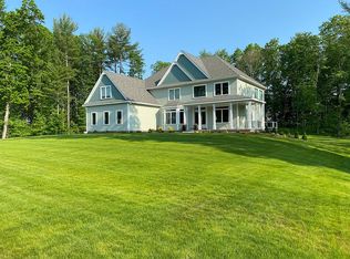 8 Crystal Ln, Hadley, MA 01035