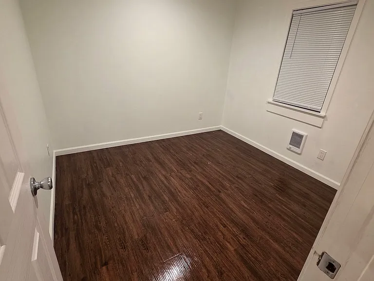 2125 E Section St #4 — Photo 3