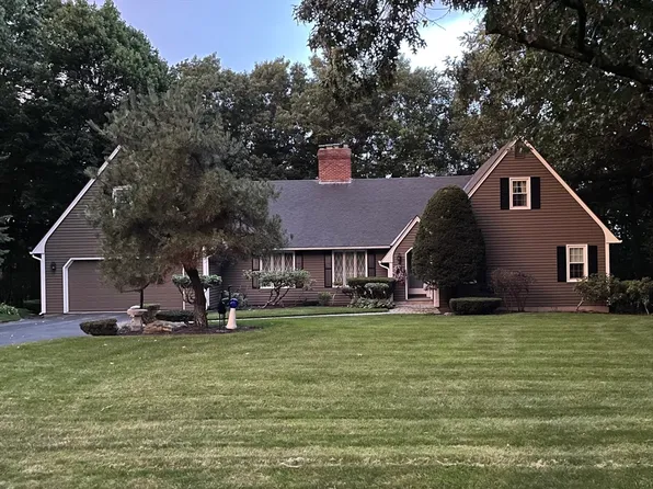 47 Banbury Ln, Holden, MA 01520