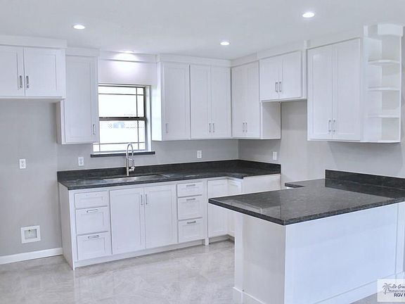 3rd image of 186 E Swanson St