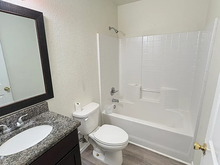 427 Cynisca St #C — Photo 7