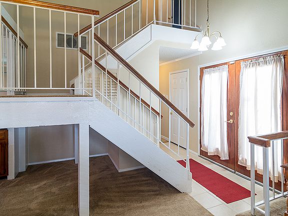 3rd image of 757 Mockingbird Dr