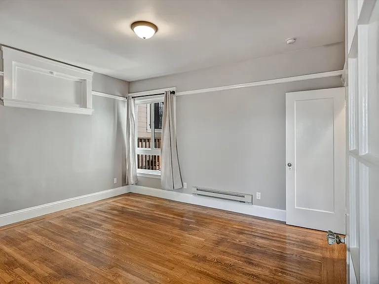 566 21st Ave — Photo 11