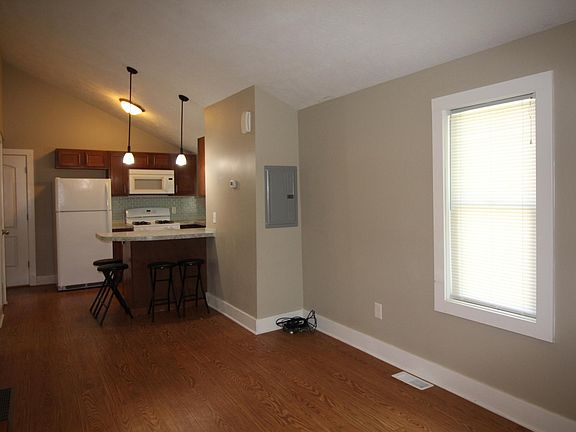 4th image of 21 National Ave SW