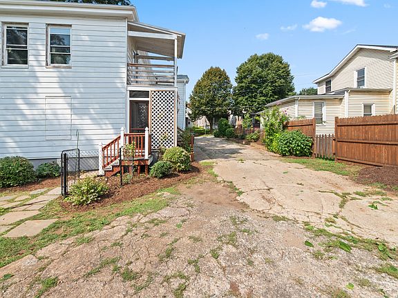 2nd image of 1108 Taylor St