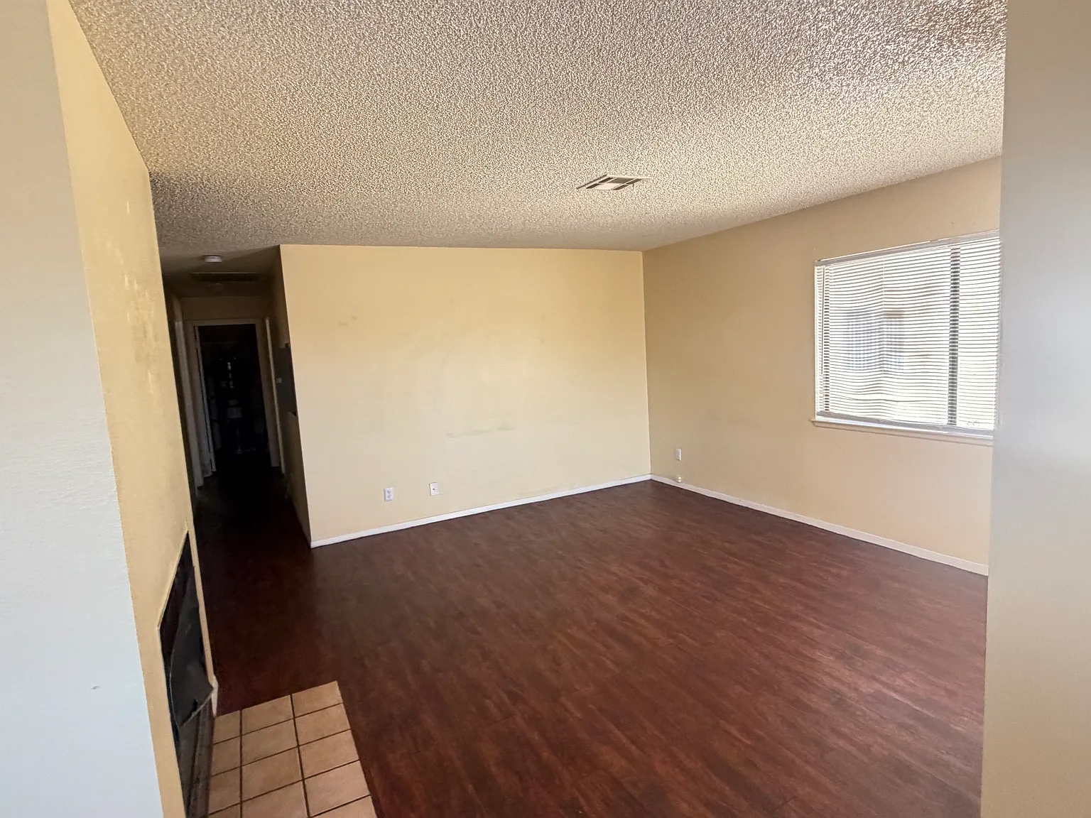 2 bed, 1000 sqft, $1,050 — Photo 3